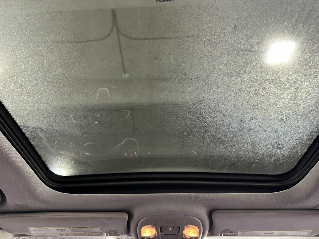 Jeep Compass Vehicle Full-screen Gallery Image 11