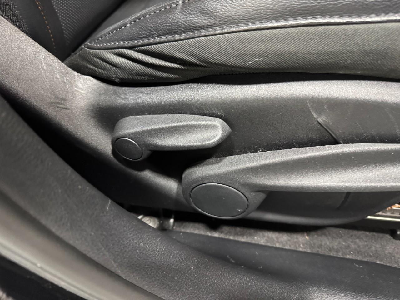 Jeep Compass Vehicle Full-screen Gallery Image 20