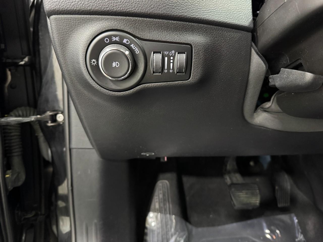 Jeep Compass Vehicle Full-screen Gallery Image 29