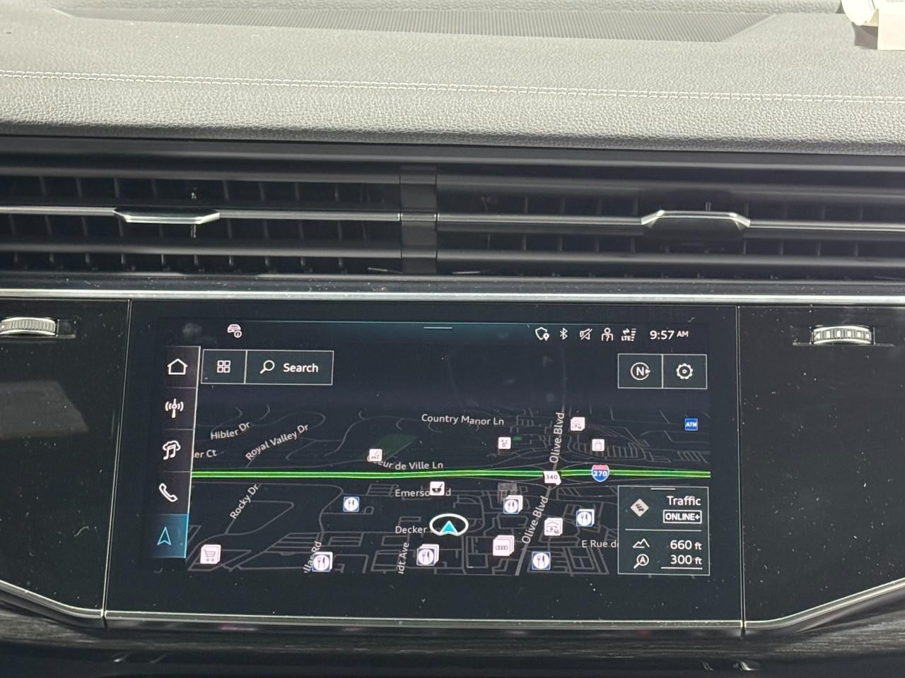 Audi Q7 Vehicle Full-screen Gallery Image 15