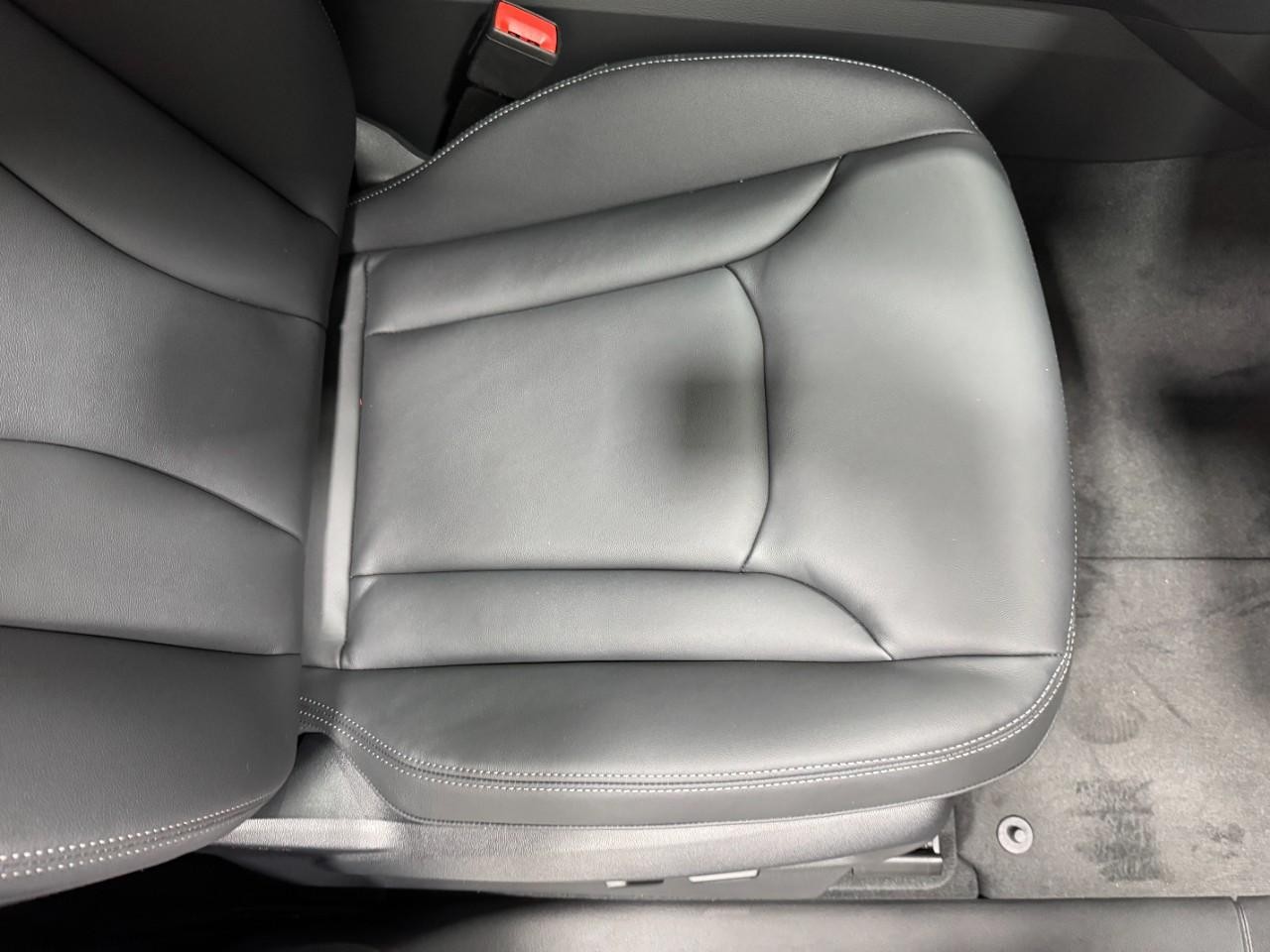 Audi Q7 Vehicle Full-screen Gallery Image 20