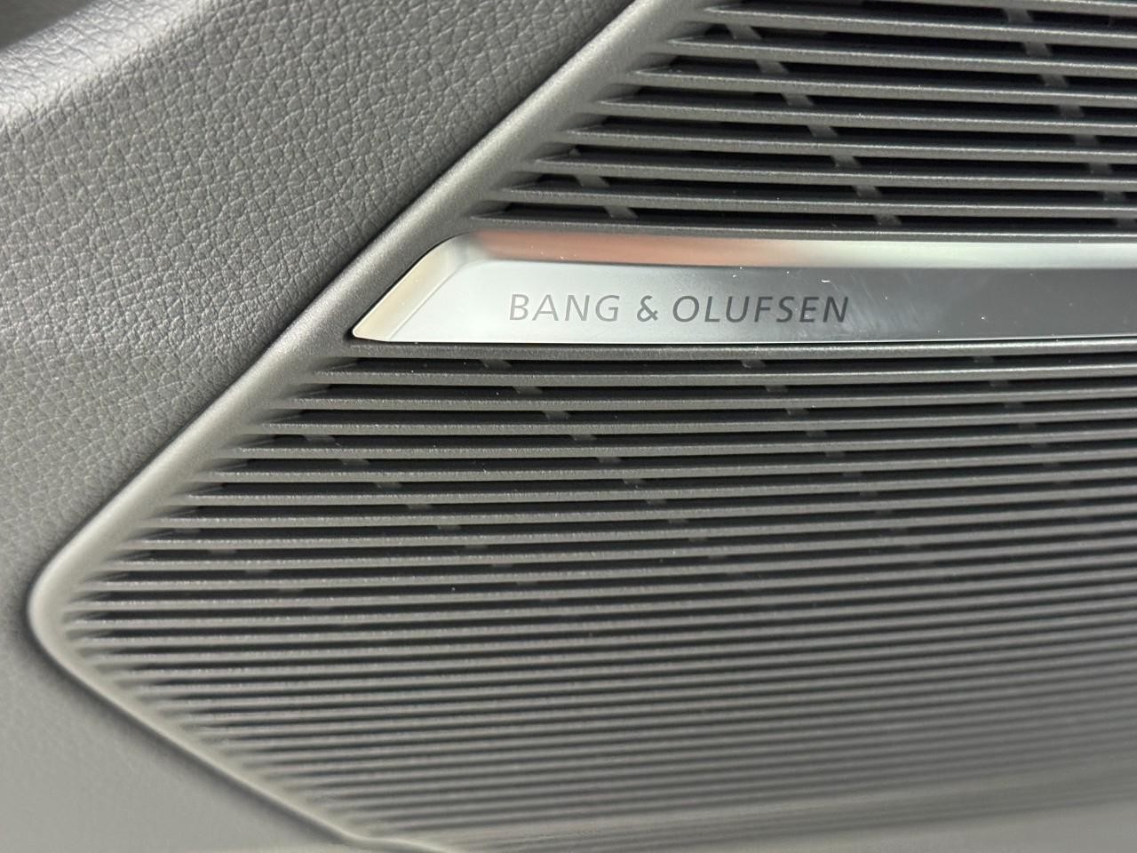 Audi Q7 Vehicle Full-screen Gallery Image 27