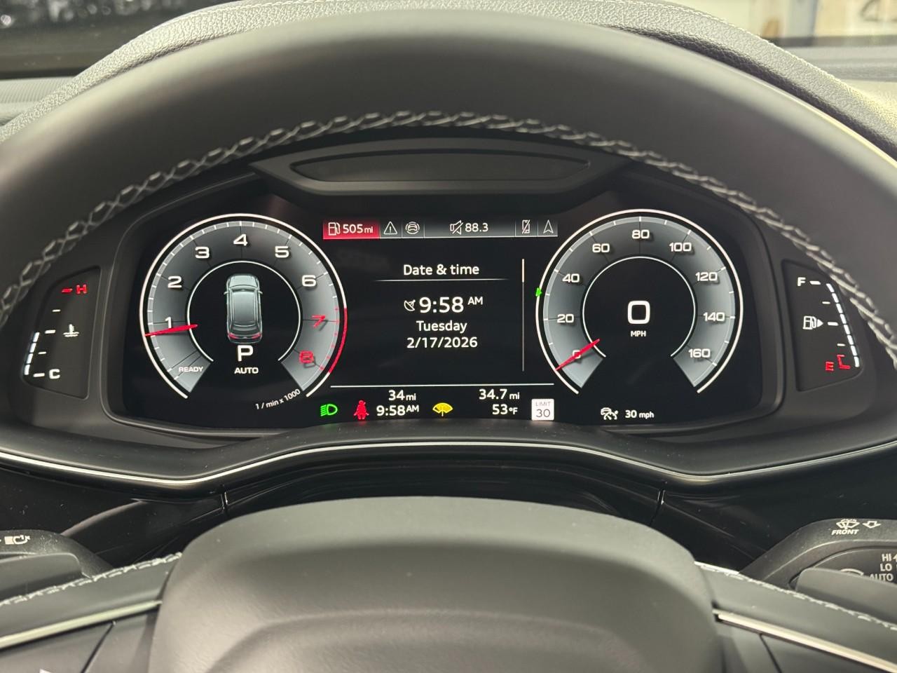 Audi Q7 Vehicle Full-screen Gallery Image 35