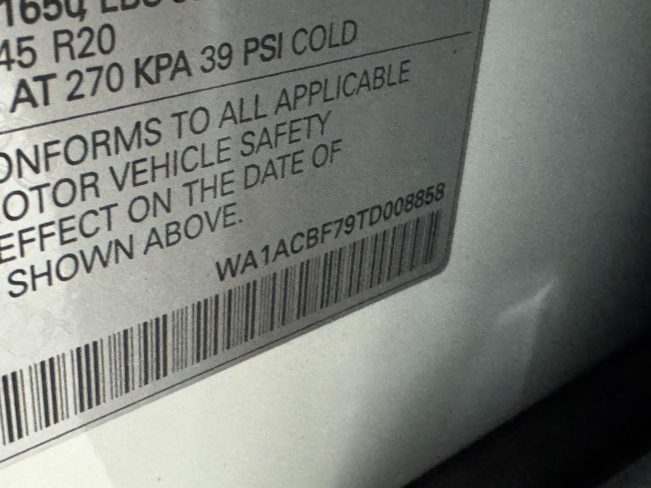 Audi Q7 Vehicle Full-screen Gallery Image 37