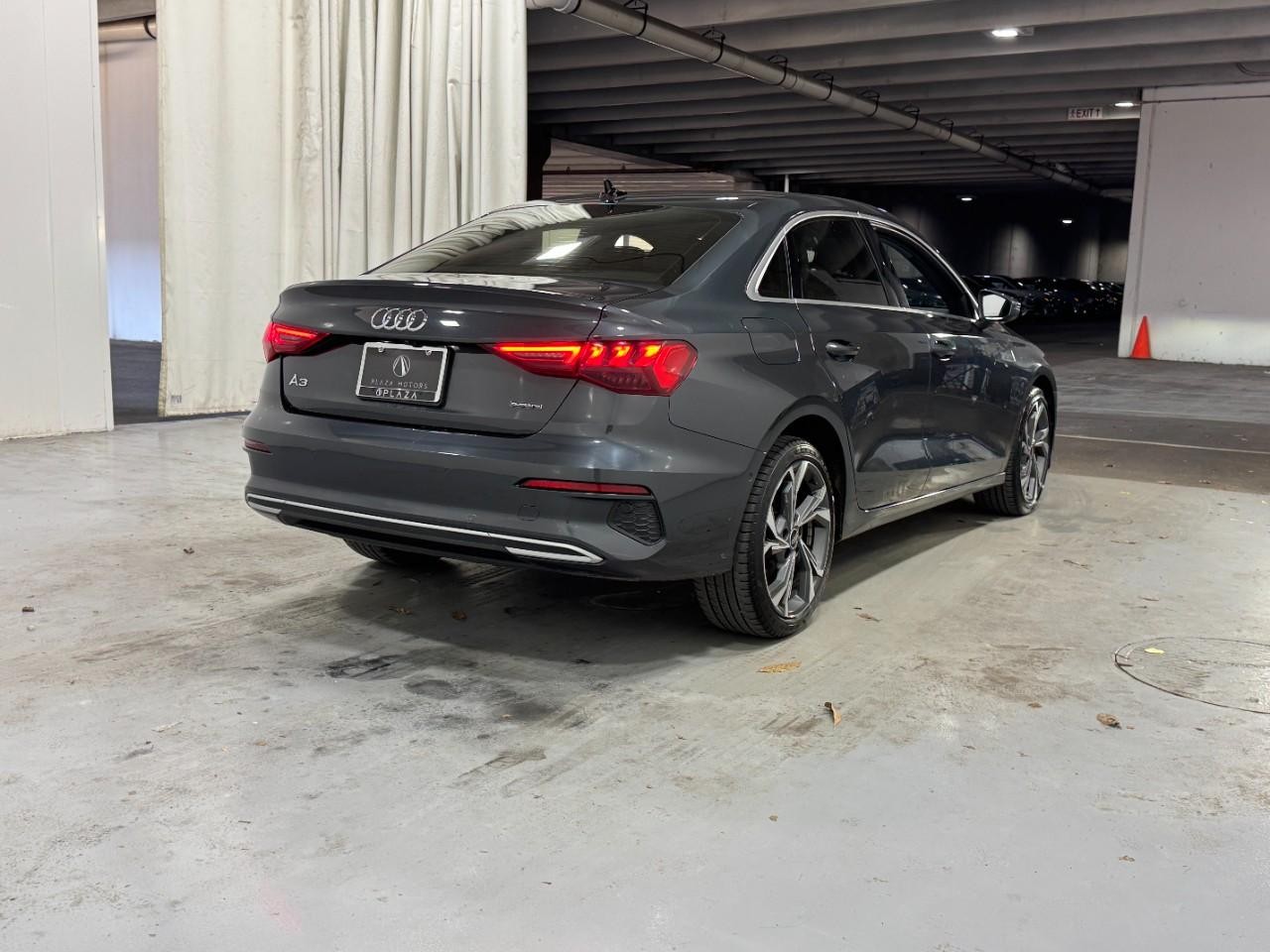 Audi A3 Vehicle Full-screen Gallery Image 4