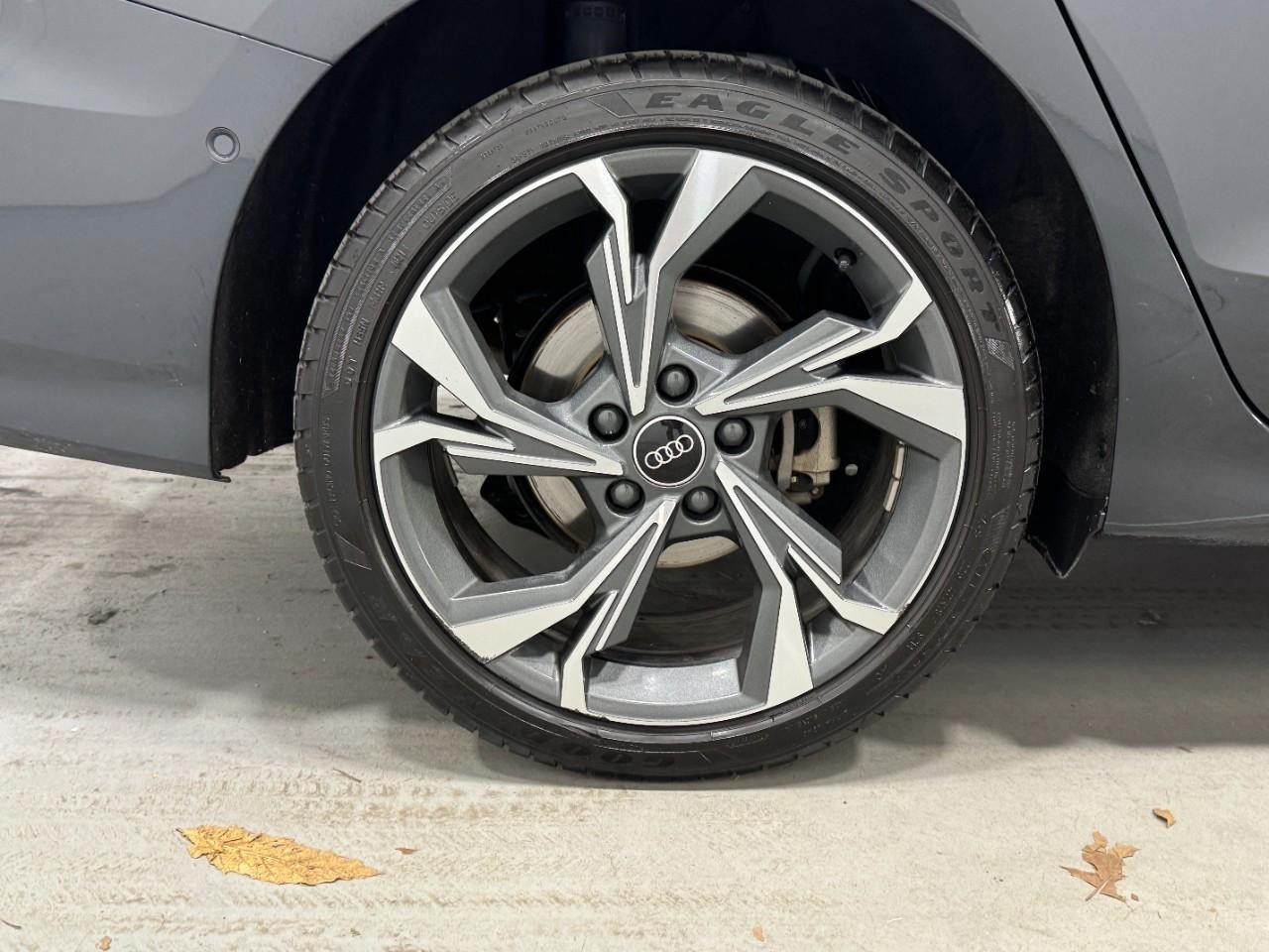 Audi A3 Vehicle Full-screen Gallery Image 5