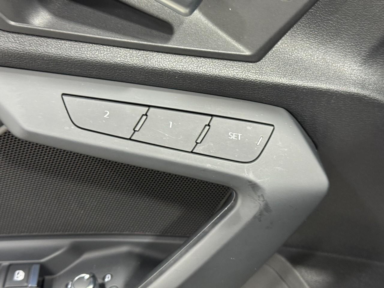 Audi A3 Vehicle Full-screen Gallery Image 24