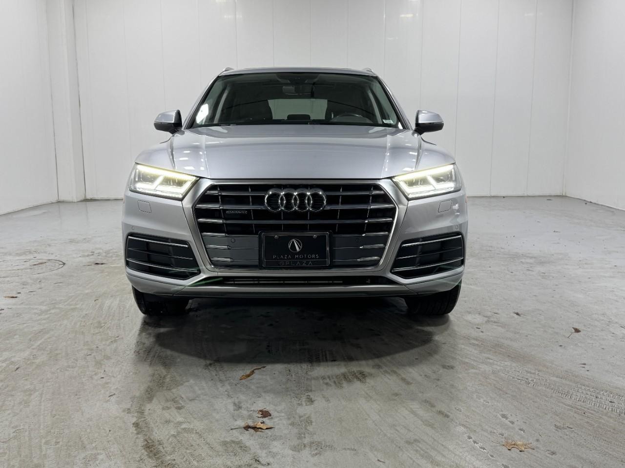 Audi Q5 Vehicle Full-screen Gallery Image 7