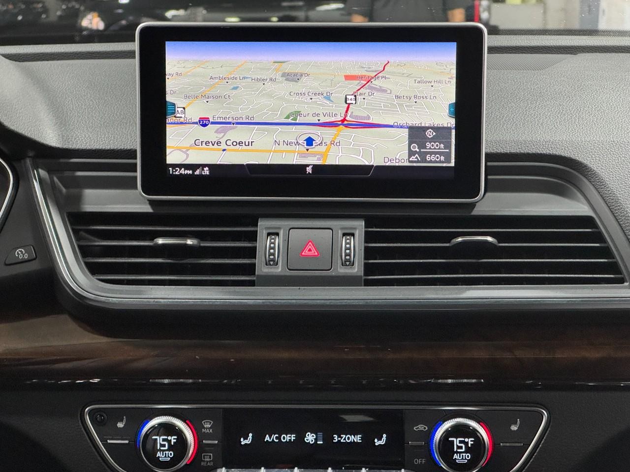 Audi Q5 Vehicle Full-screen Gallery Image 15