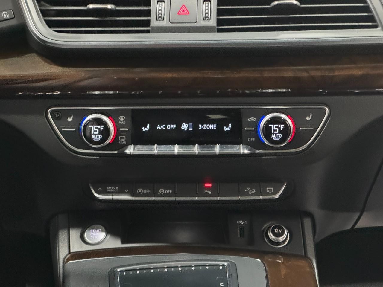 Audi Q5 Vehicle Full-screen Gallery Image 16