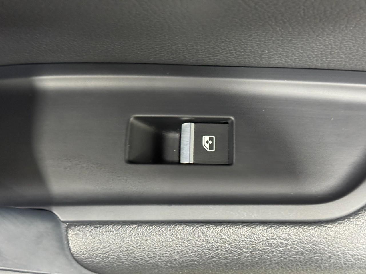 Audi Q5 Vehicle Full-screen Gallery Image 23