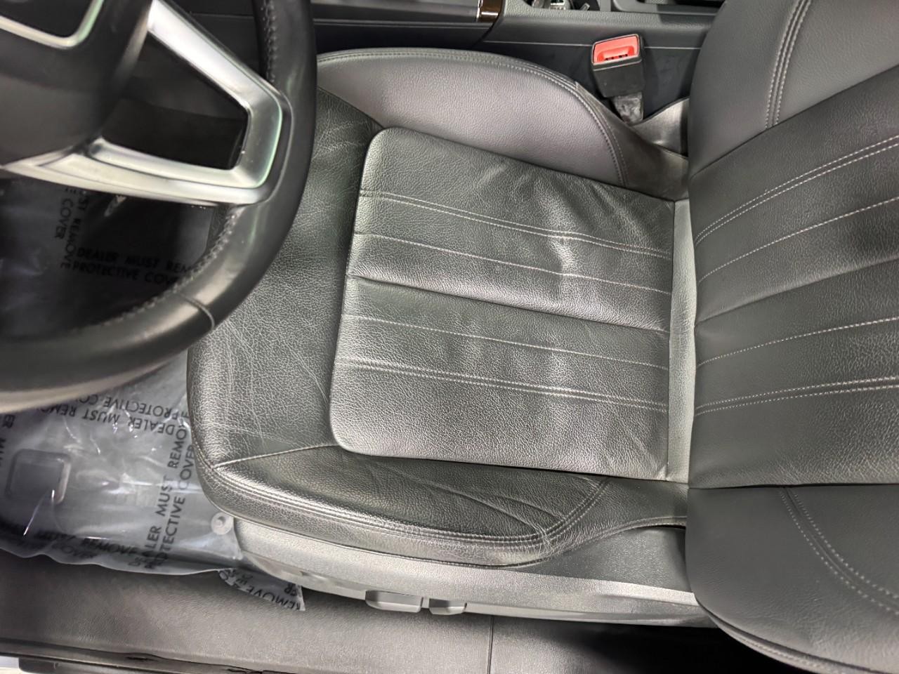 Audi Q5 Vehicle Full-screen Gallery Image 28