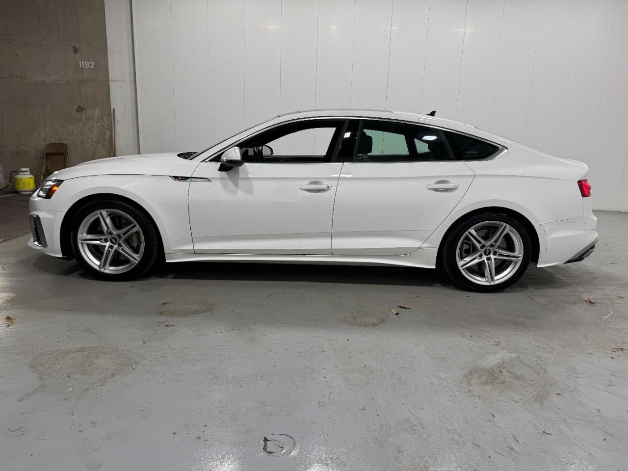 Audi A5 Sportback Vehicle Full-screen Gallery Image 2