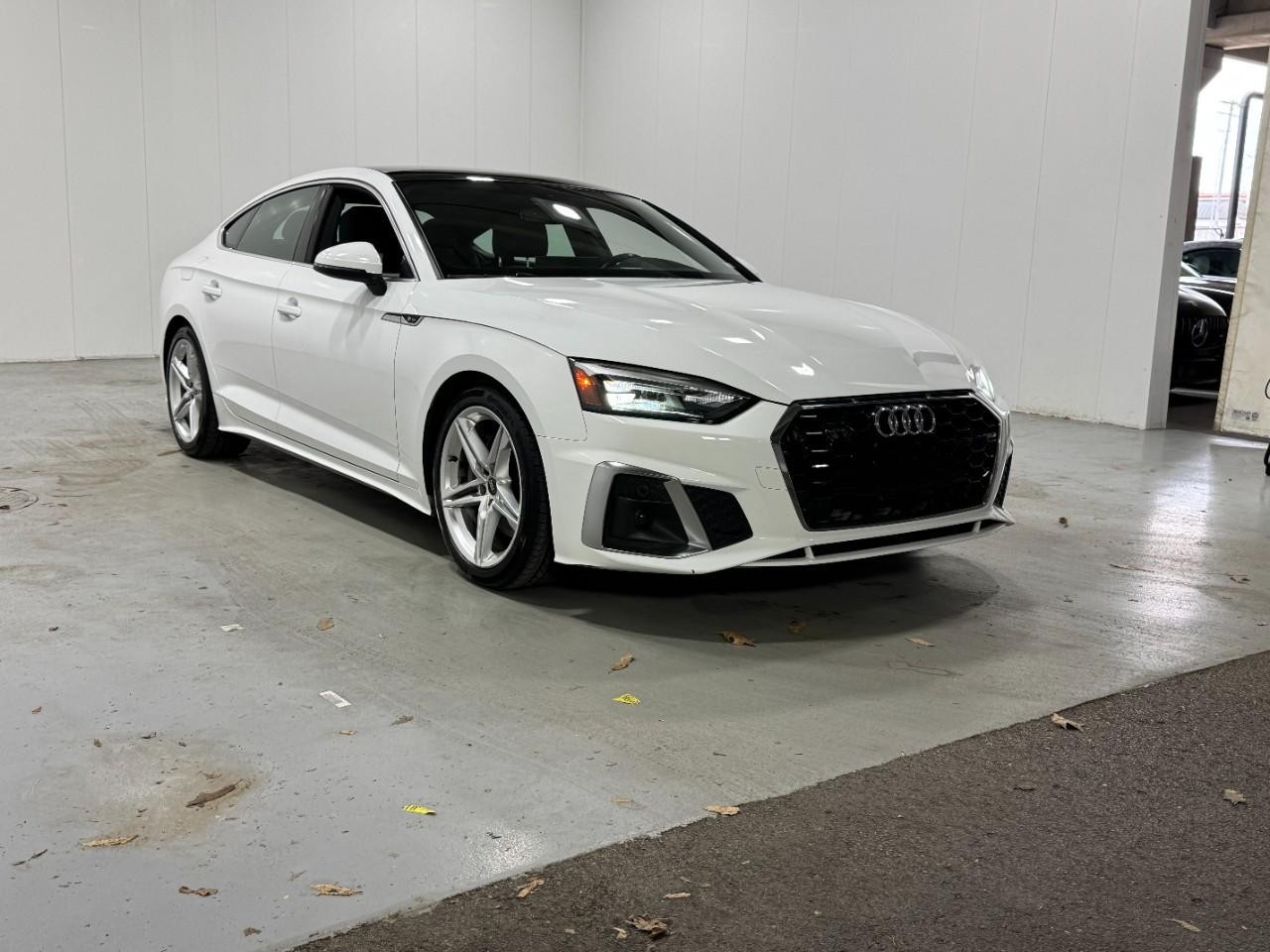 Audi A5 Sportback Vehicle Full-screen Gallery Image 6