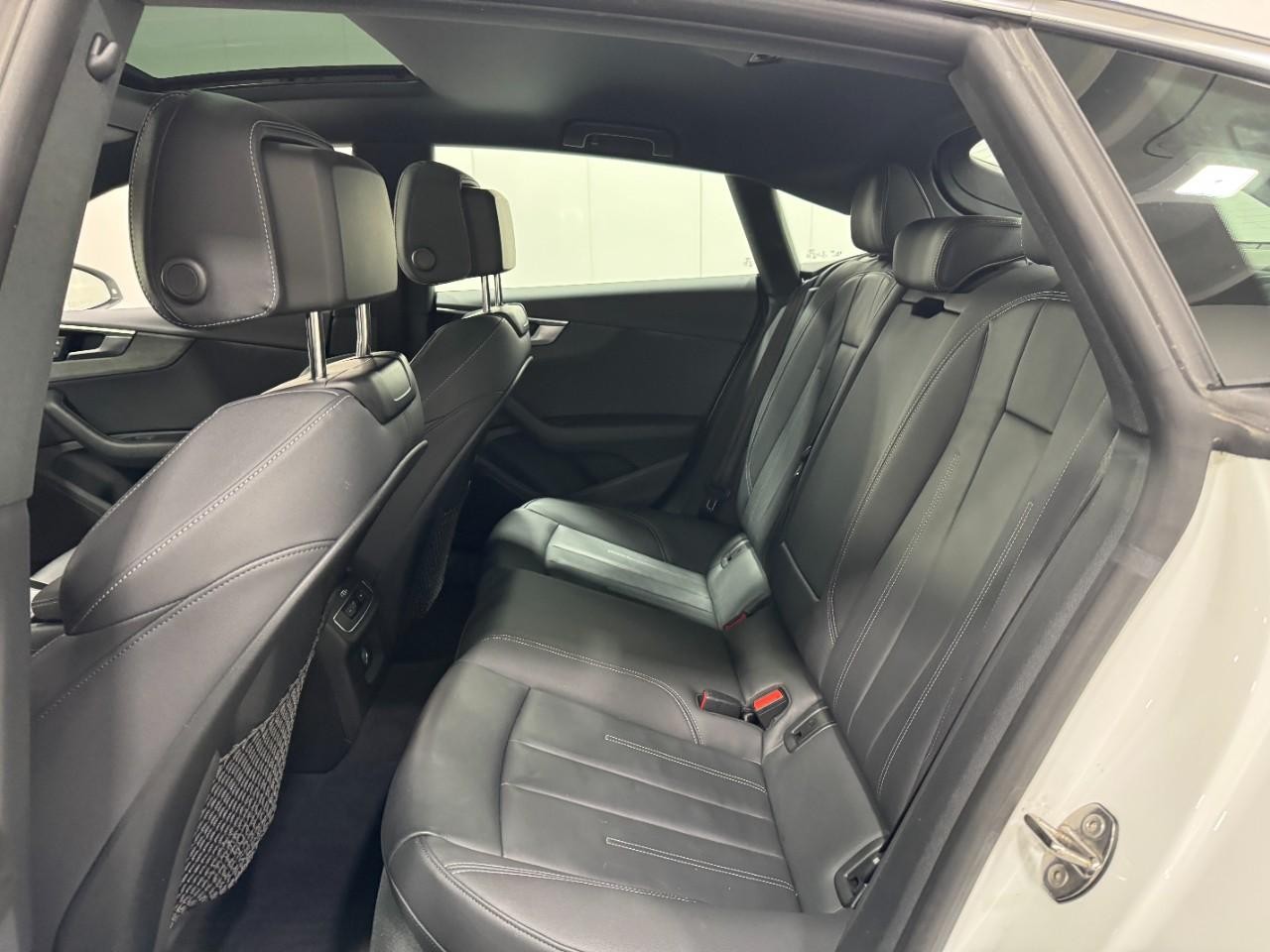 Audi A5 Sportback Vehicle Full-screen Gallery Image 8