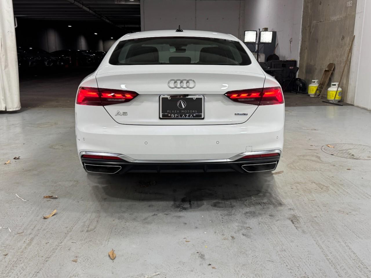 Audi A5 Sportback Vehicle Full-screen Gallery Image 9