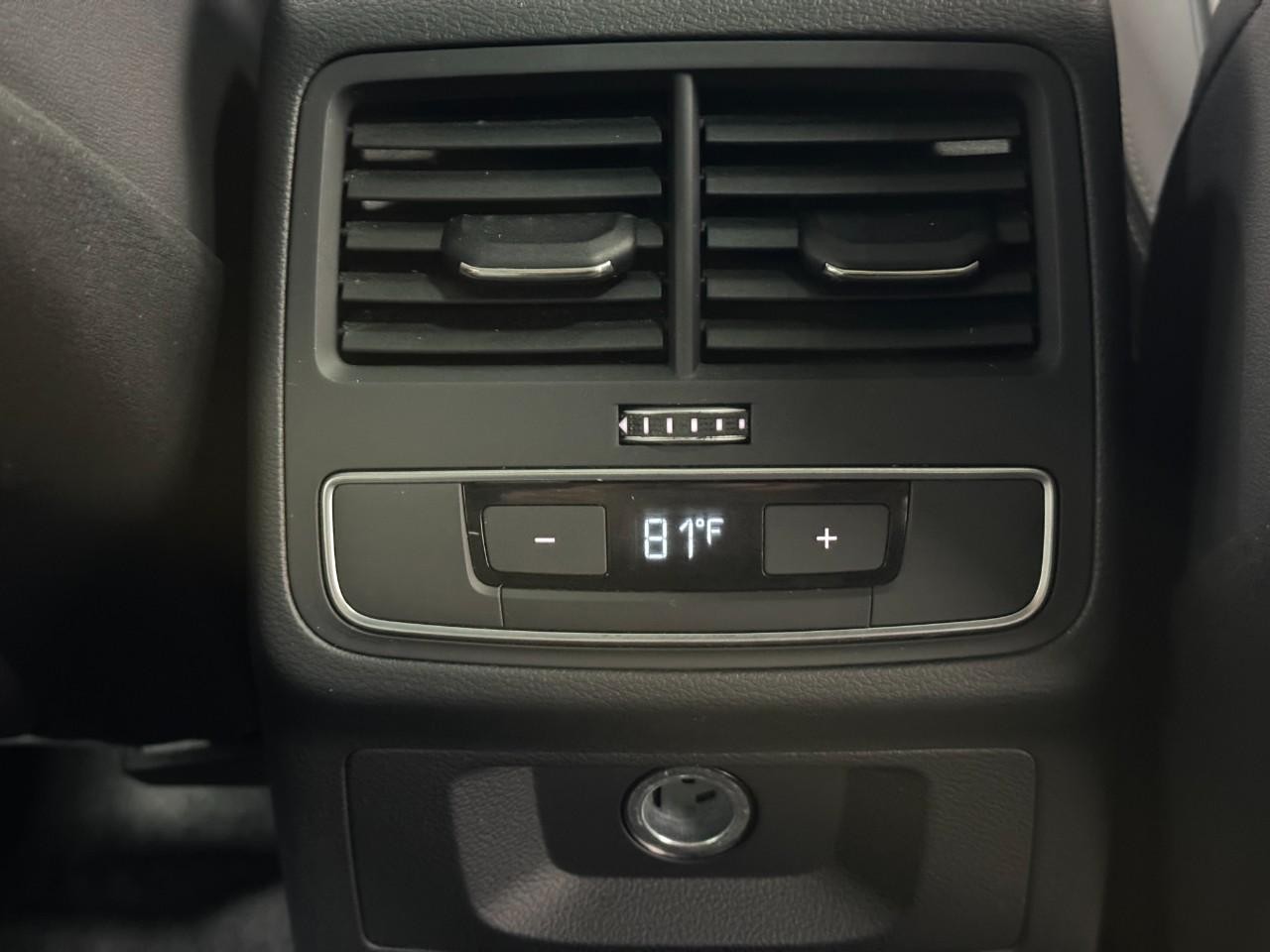 Audi A5 Sportback Vehicle Full-screen Gallery Image 10