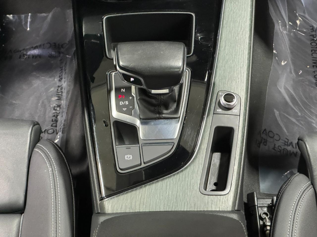 Audi A5 Sportback Vehicle Full-screen Gallery Image 16