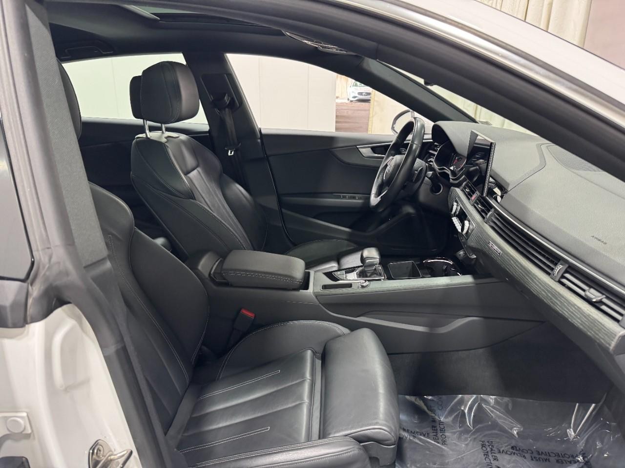 Audi A5 Sportback Vehicle Full-screen Gallery Image 18