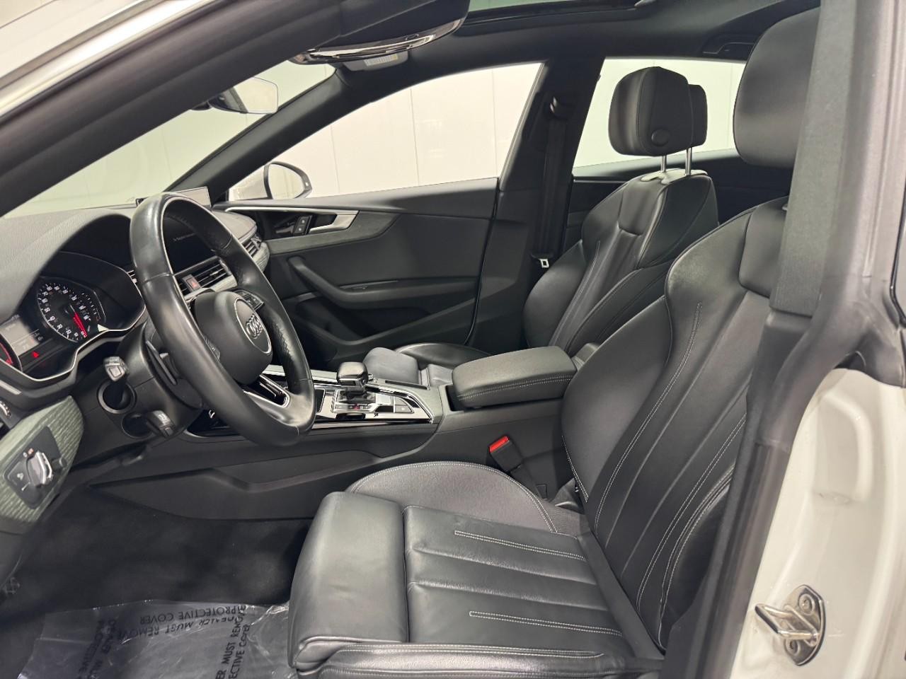 Audi A5 Sportback Vehicle Full-screen Gallery Image 26