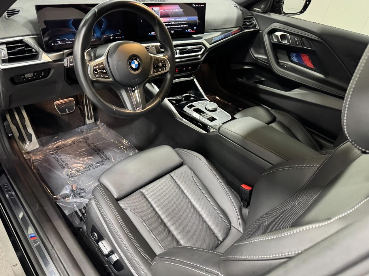 BMW 2 Series Vehicle Full-screen Gallery Image 15