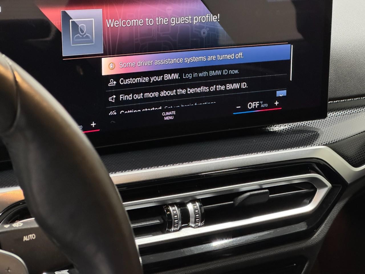 BMW 2 Series Vehicle Full-screen Gallery Image 17