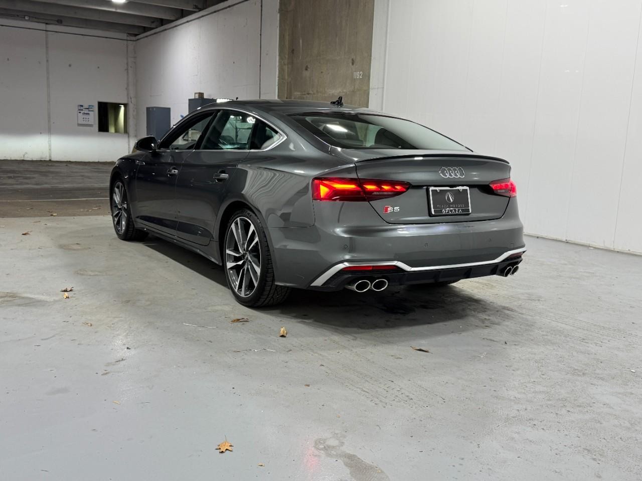 Audi S5 Sportback Vehicle Full-screen Gallery Image 3