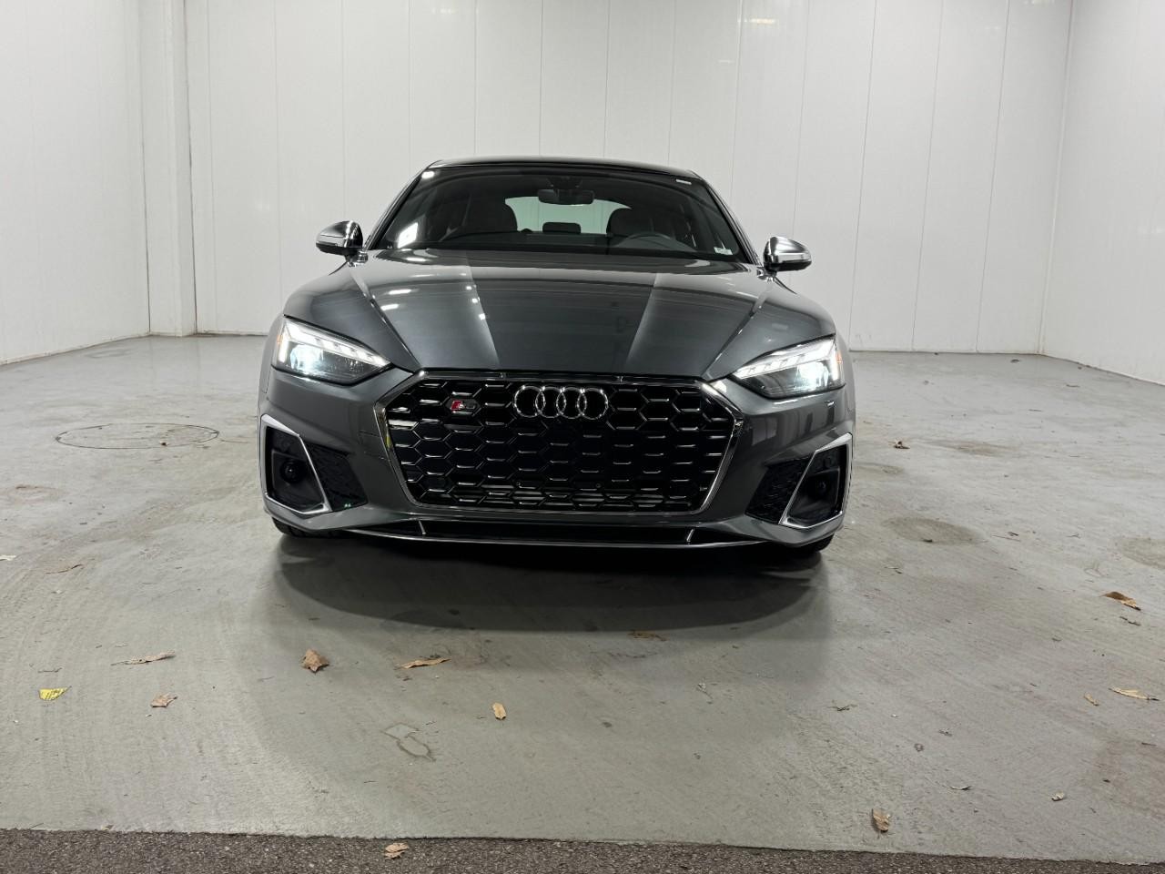 Audi S5 Sportback Vehicle Full-screen Gallery Image 7