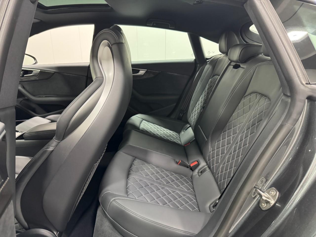 Audi S5 Sportback Vehicle Full-screen Gallery Image 8