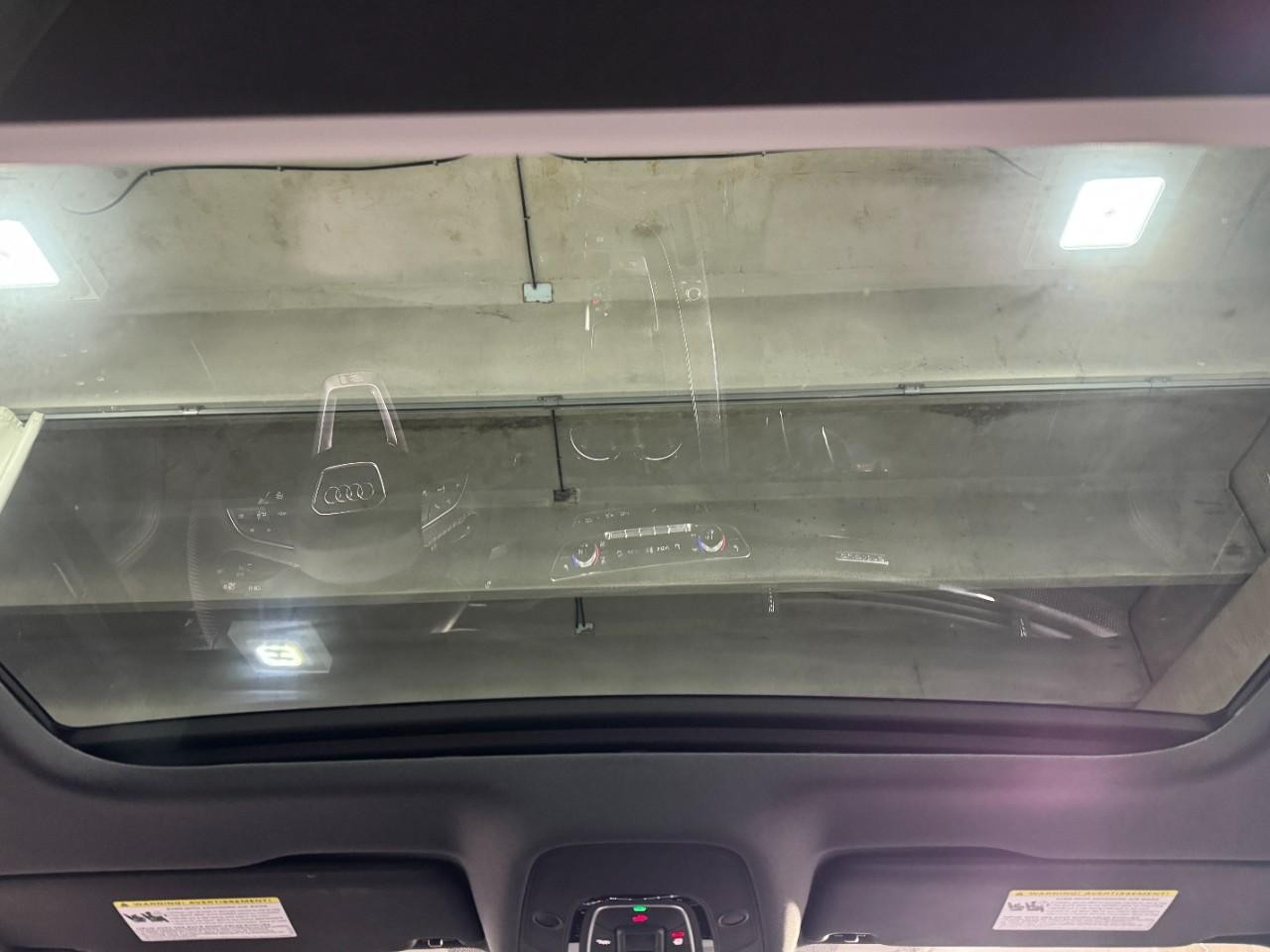 Audi S5 Sportback Vehicle Full-screen Gallery Image 12