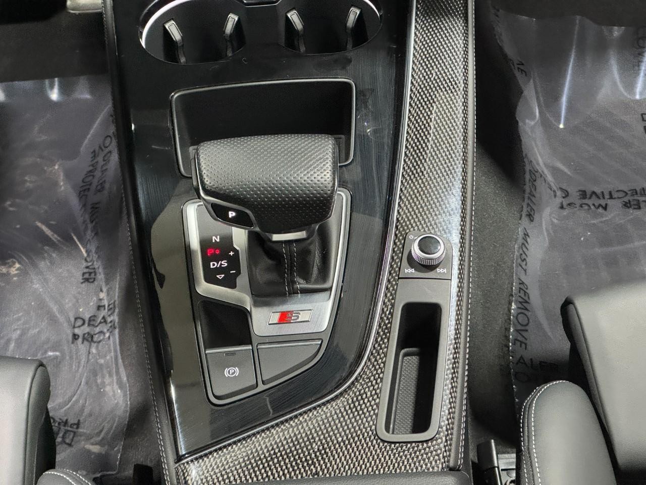 Audi S5 Sportback Vehicle Full-screen Gallery Image 17