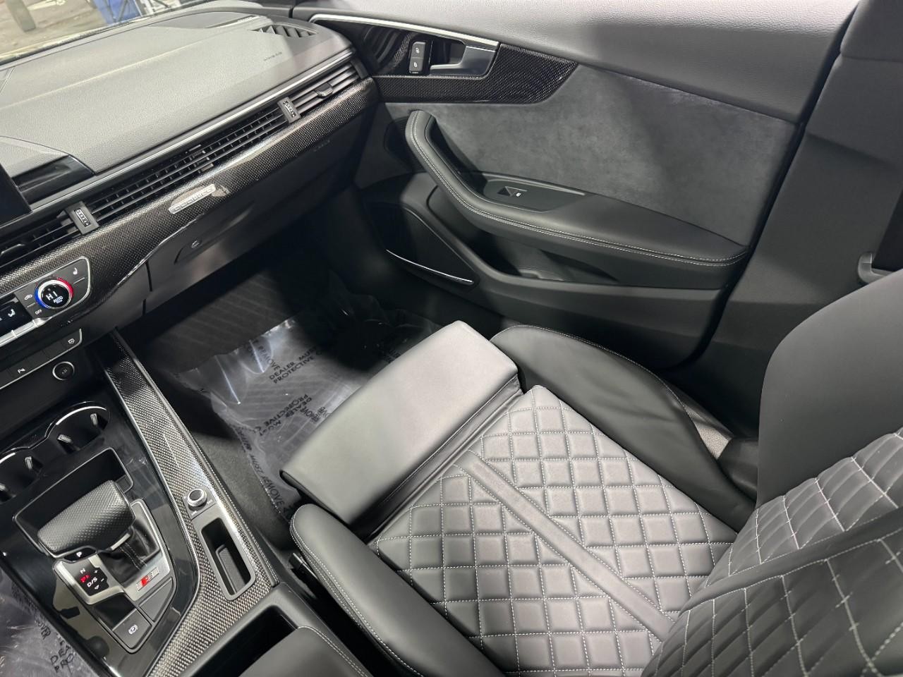 Audi S5 Sportback Vehicle Full-screen Gallery Image 18