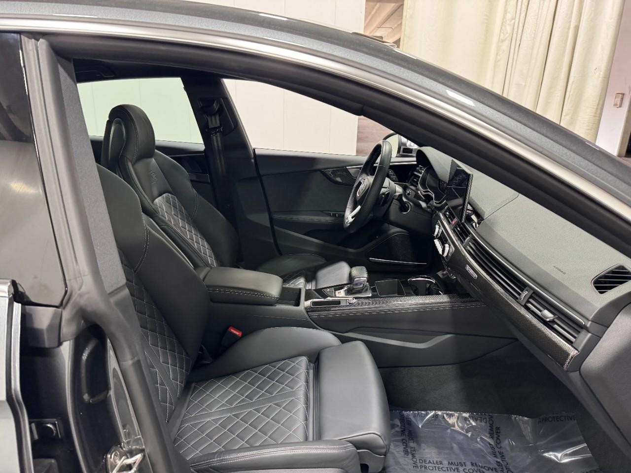 Audi S5 Sportback Vehicle Full-screen Gallery Image 19