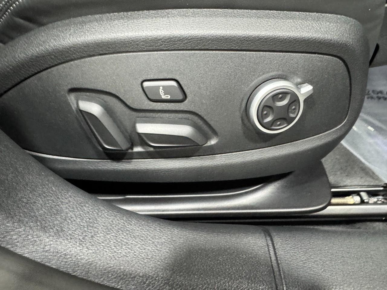 Audi S5 Sportback Vehicle Full-screen Gallery Image 21