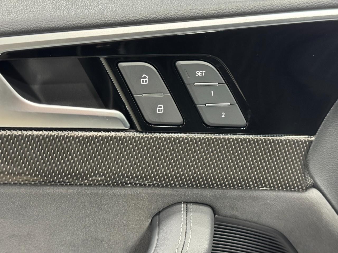 Audi S5 Sportback Vehicle Full-screen Gallery Image 24