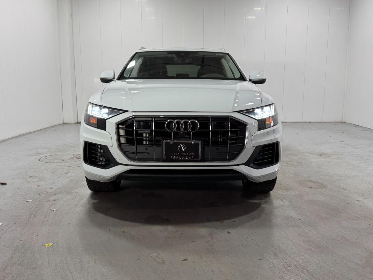 Audi Q8 Vehicle Full-screen Gallery Image 7