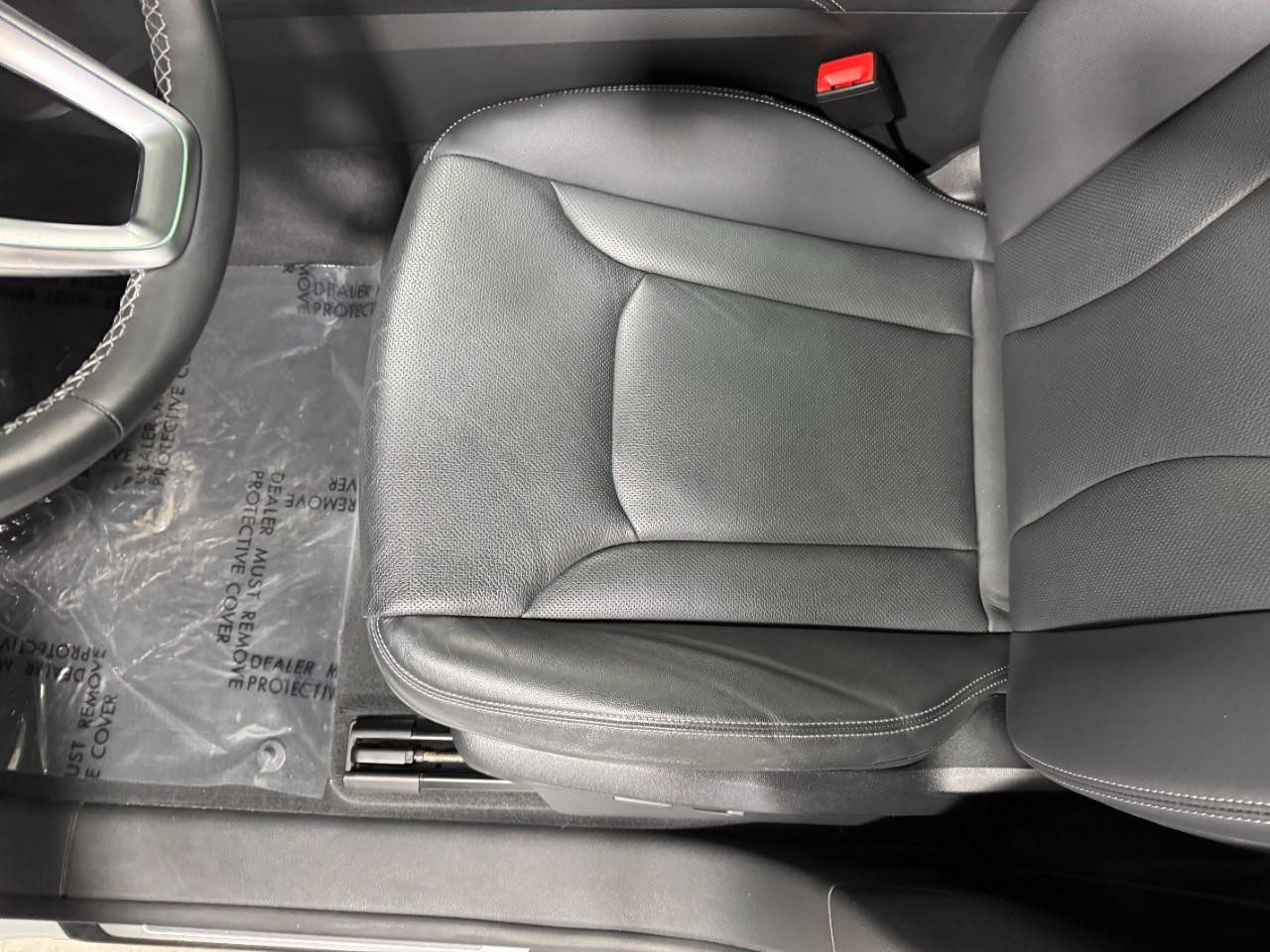 Audi Q8 Vehicle Full-screen Gallery Image 29