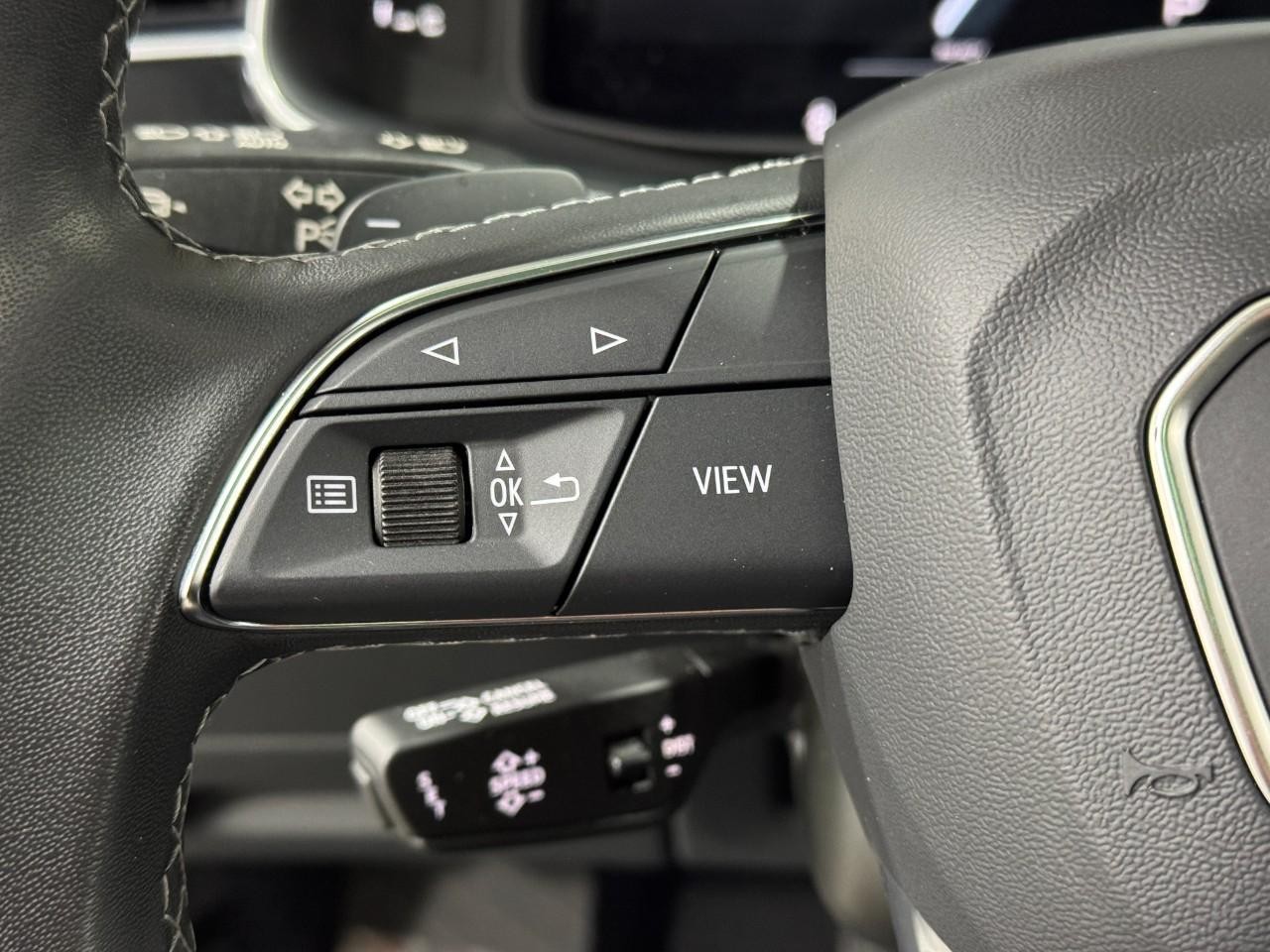 Audi Q8 Vehicle Full-screen Gallery Image 33