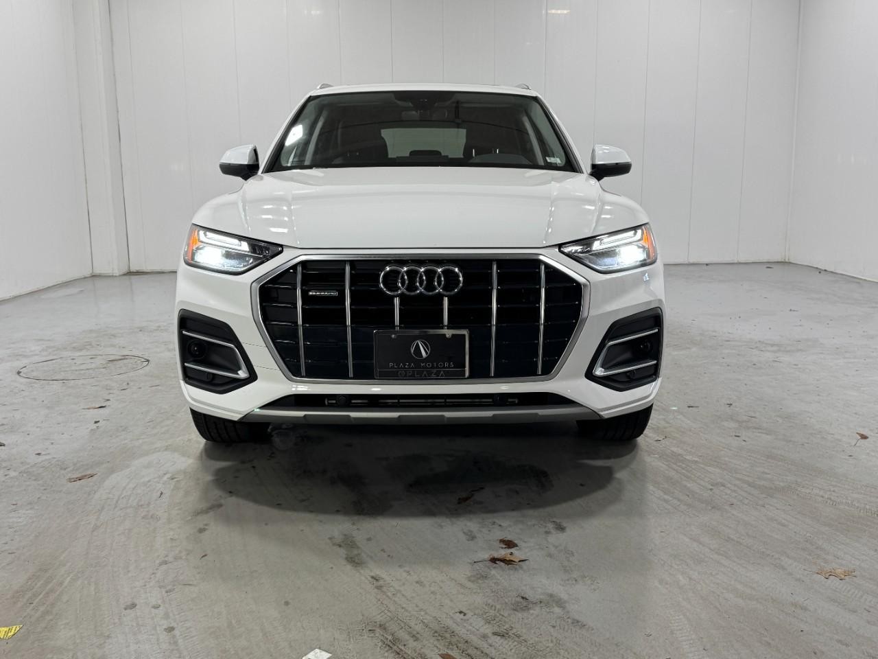 Audi Q5 Vehicle Full-screen Gallery Image 7