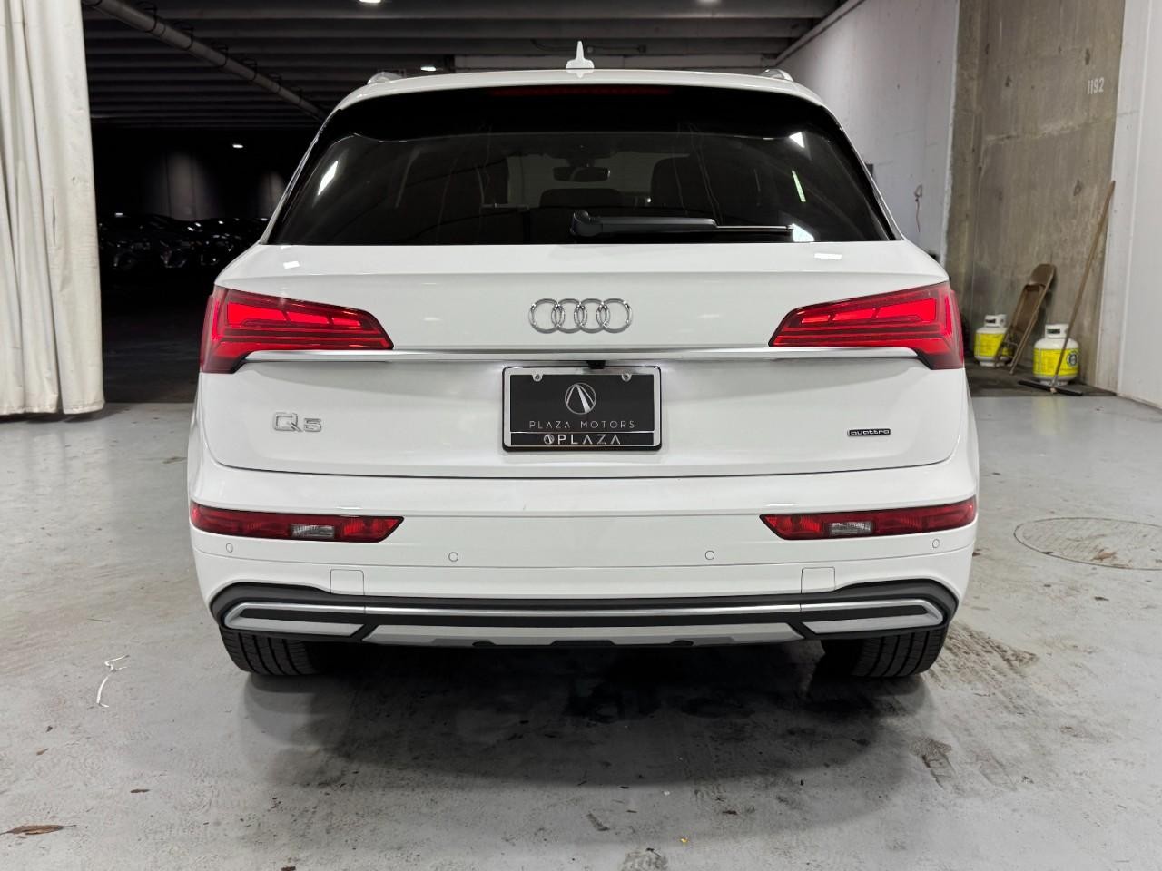 Audi Q5 Vehicle Full-screen Gallery Image 9