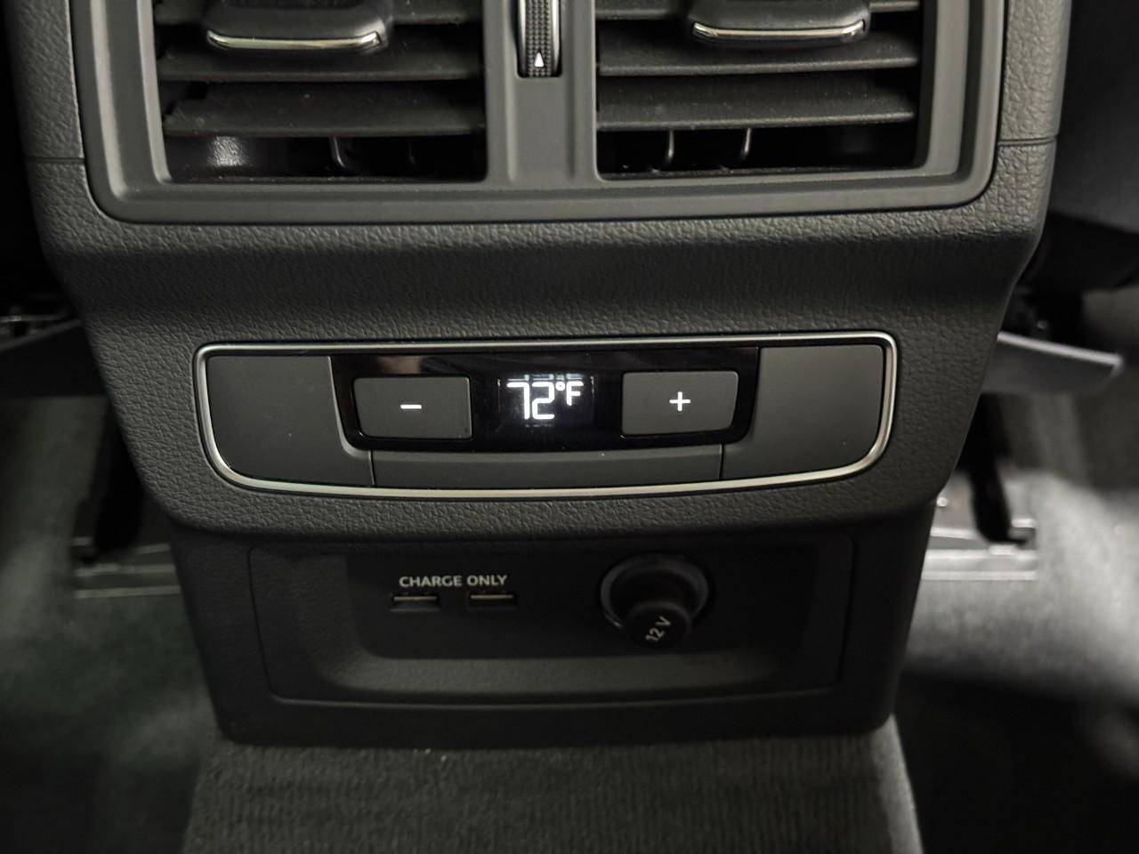 Audi Q5 Vehicle Full-screen Gallery Image 11