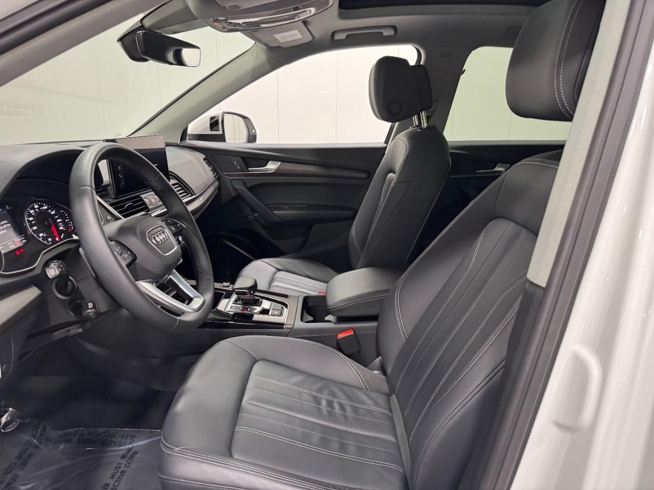 Audi Q5 Vehicle Full-screen Gallery Image 27