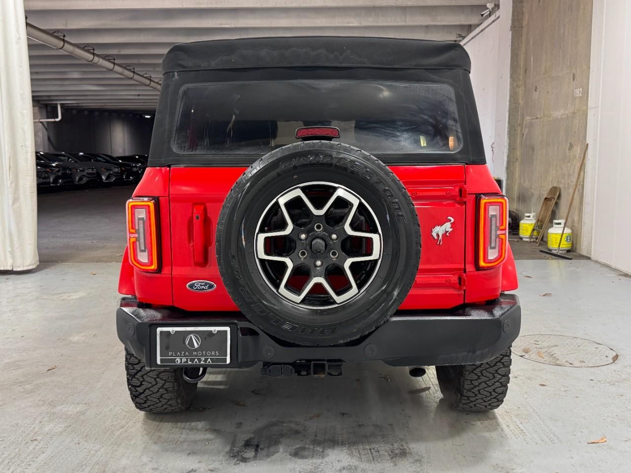 Ford Bronco Vehicle Full-screen Gallery Image 9