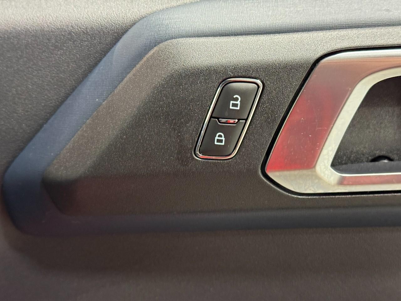 Ford Bronco Vehicle Full-screen Gallery Image 20