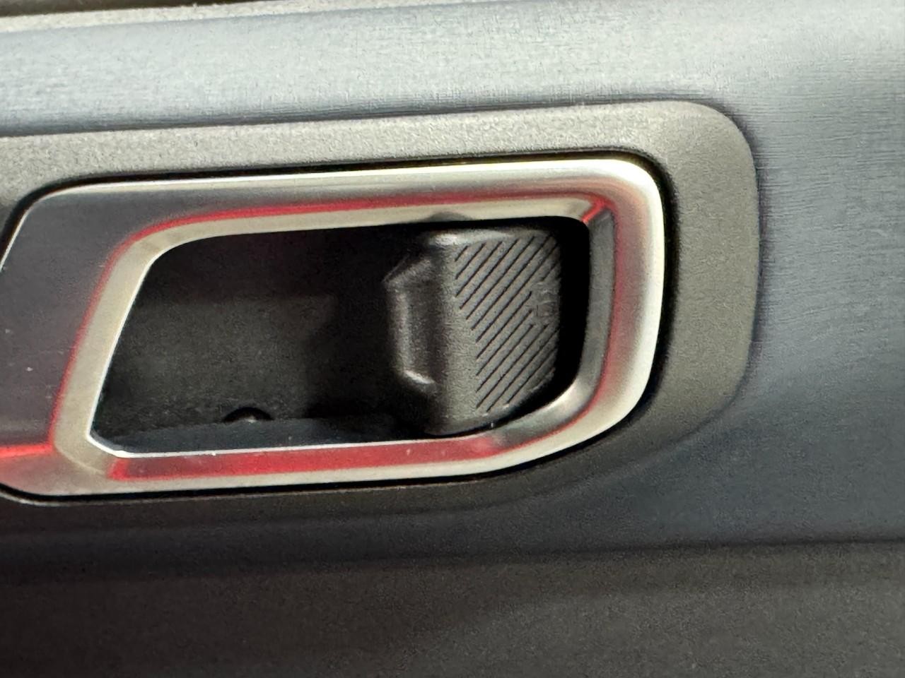 Ford Bronco Vehicle Full-screen Gallery Image 21