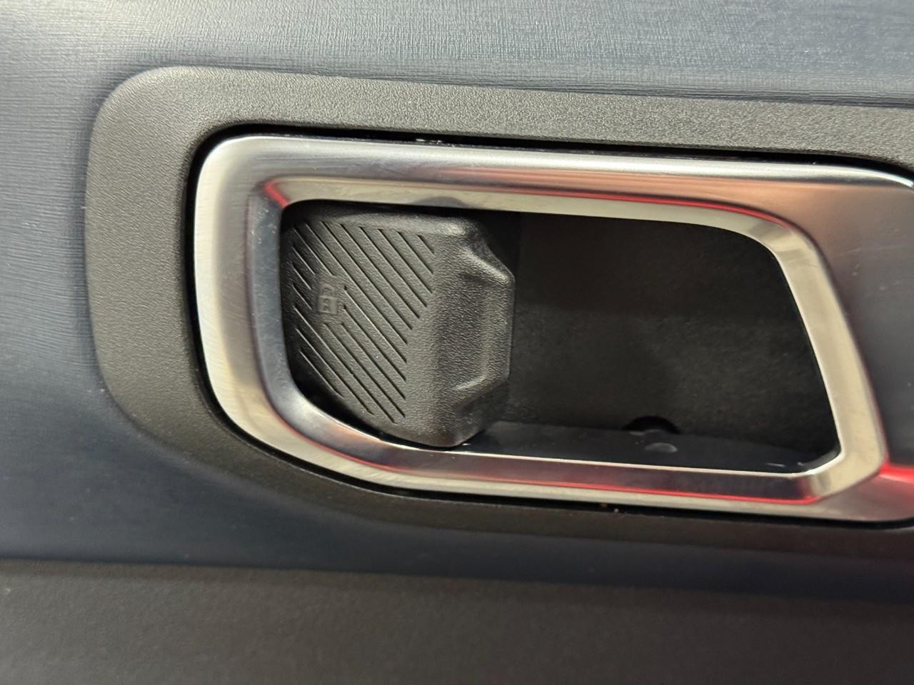 Ford Bronco Vehicle Full-screen Gallery Image 23