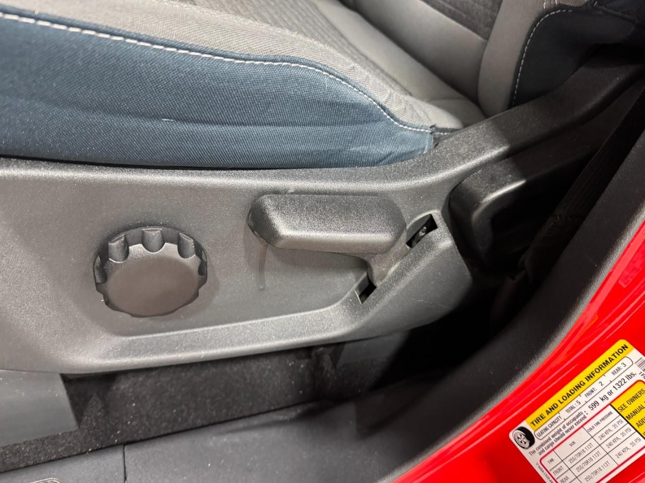 Ford Bronco Vehicle Full-screen Gallery Image 26