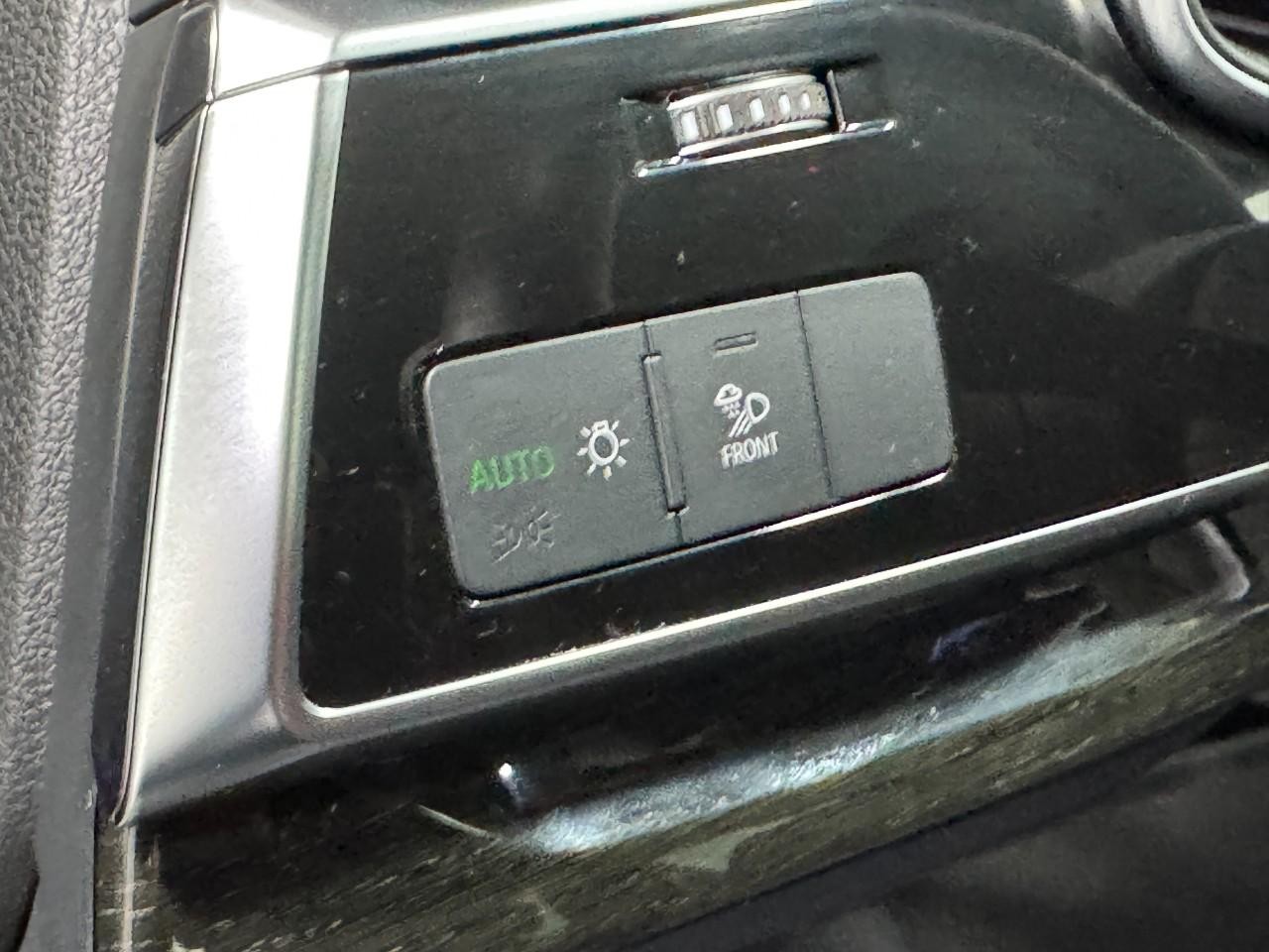 Audi Q7 Vehicle Full-screen Gallery Image 21