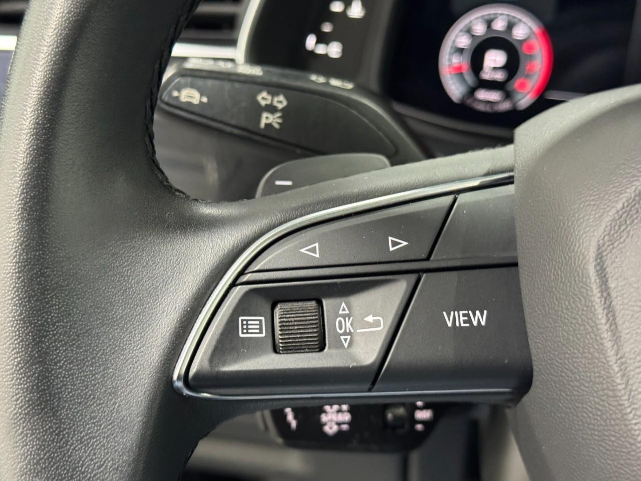 Audi Q7 Vehicle Full-screen Gallery Image 22