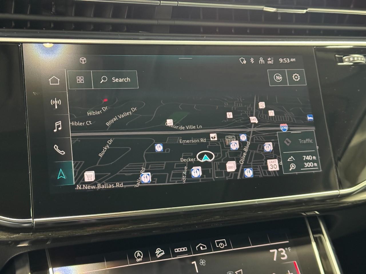 Audi Q7 Vehicle Full-screen Gallery Image 25